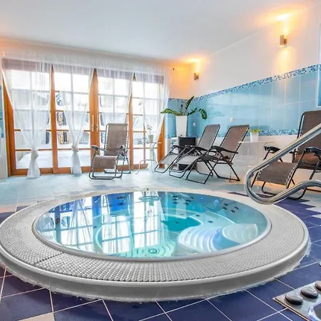 ゲストハウス Alpina Certov