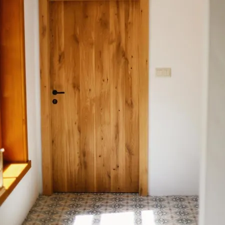 Alpina Certov ゲストハウス