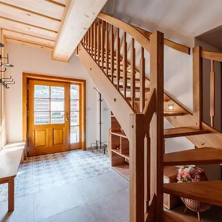Alpina Certov בית הארחה